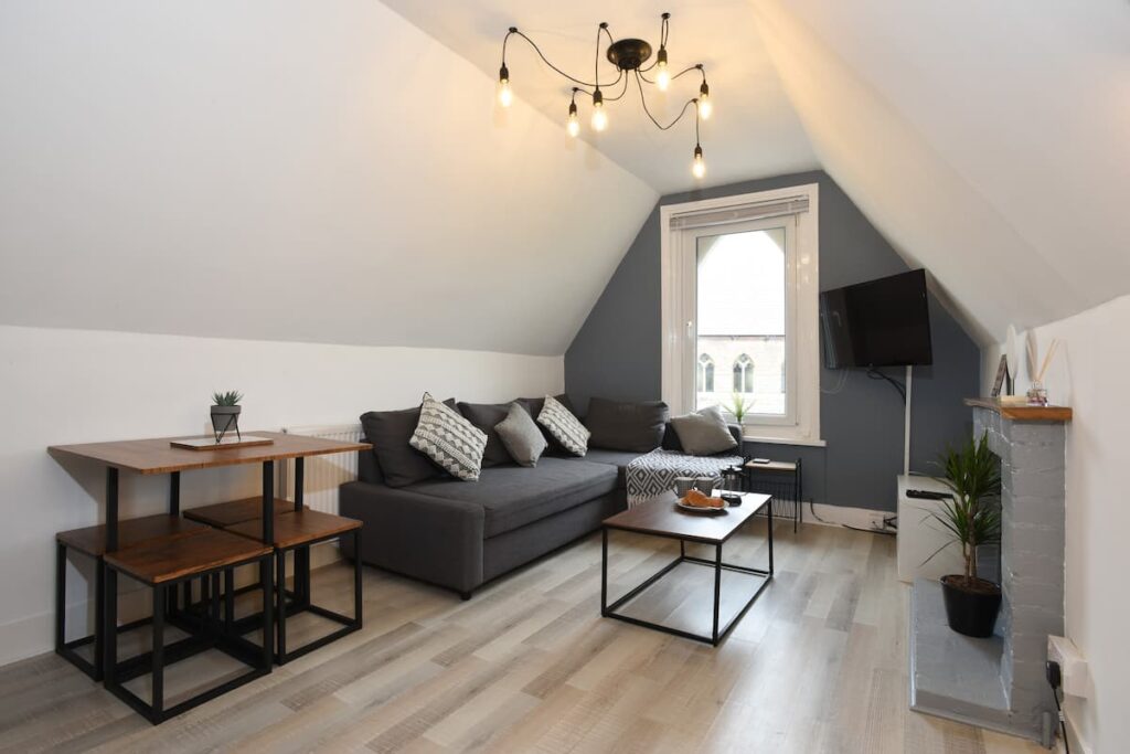 Realm Property - Holiday let investment property. Refurbished lounge